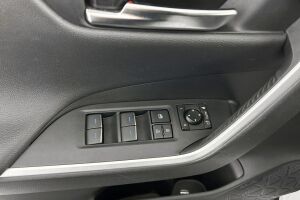 Toyota RAV4 Plug-in esikatselu 22