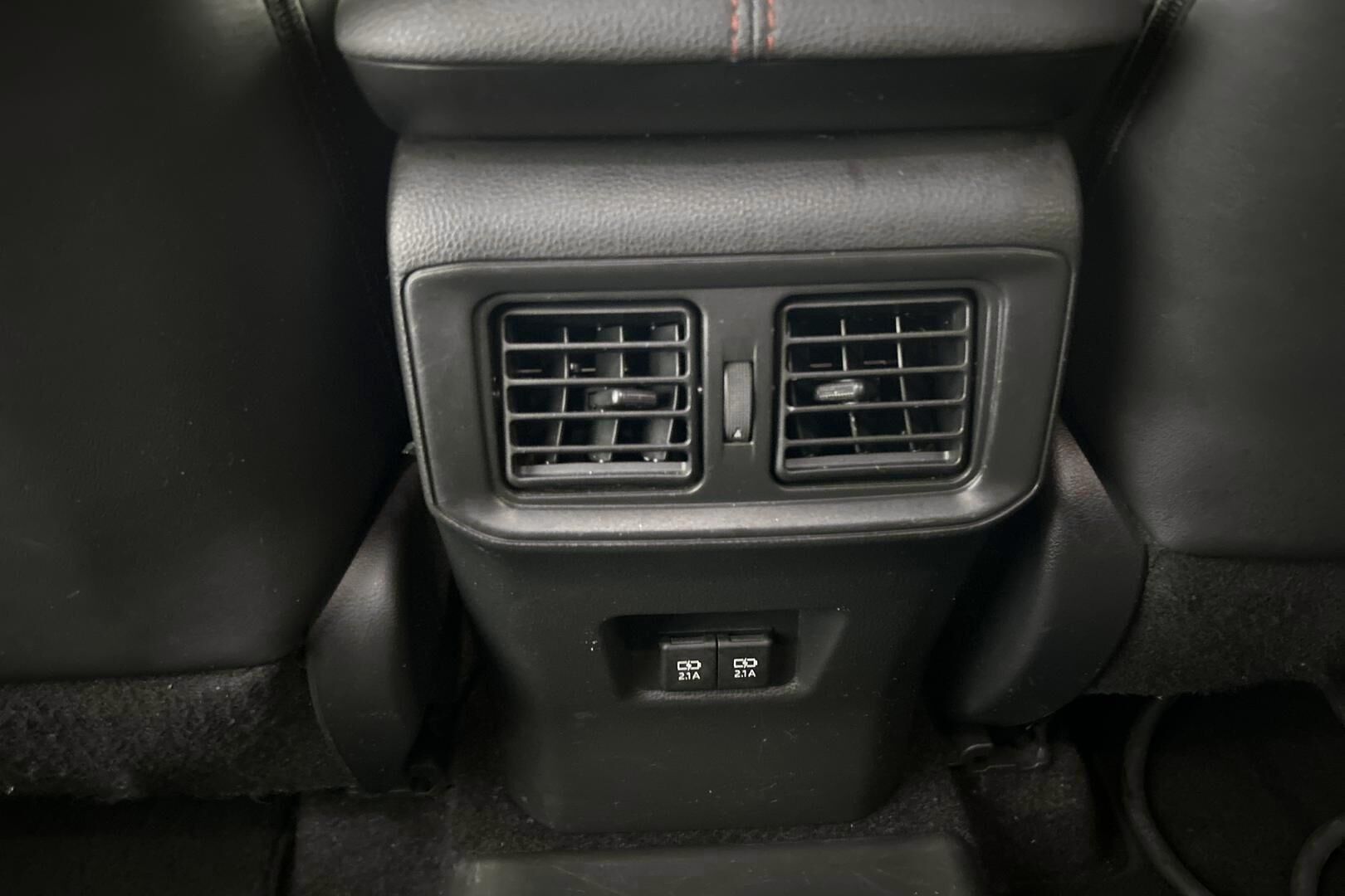 Toyota RAV4 Plug-in iso kuva 23