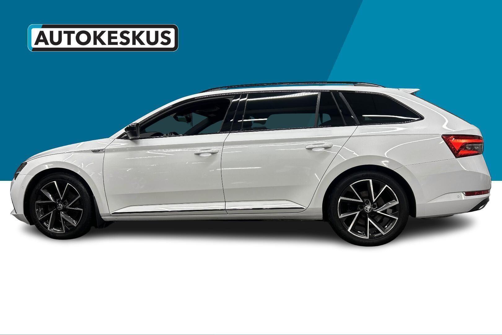 Skoda Superb iso kuva 8