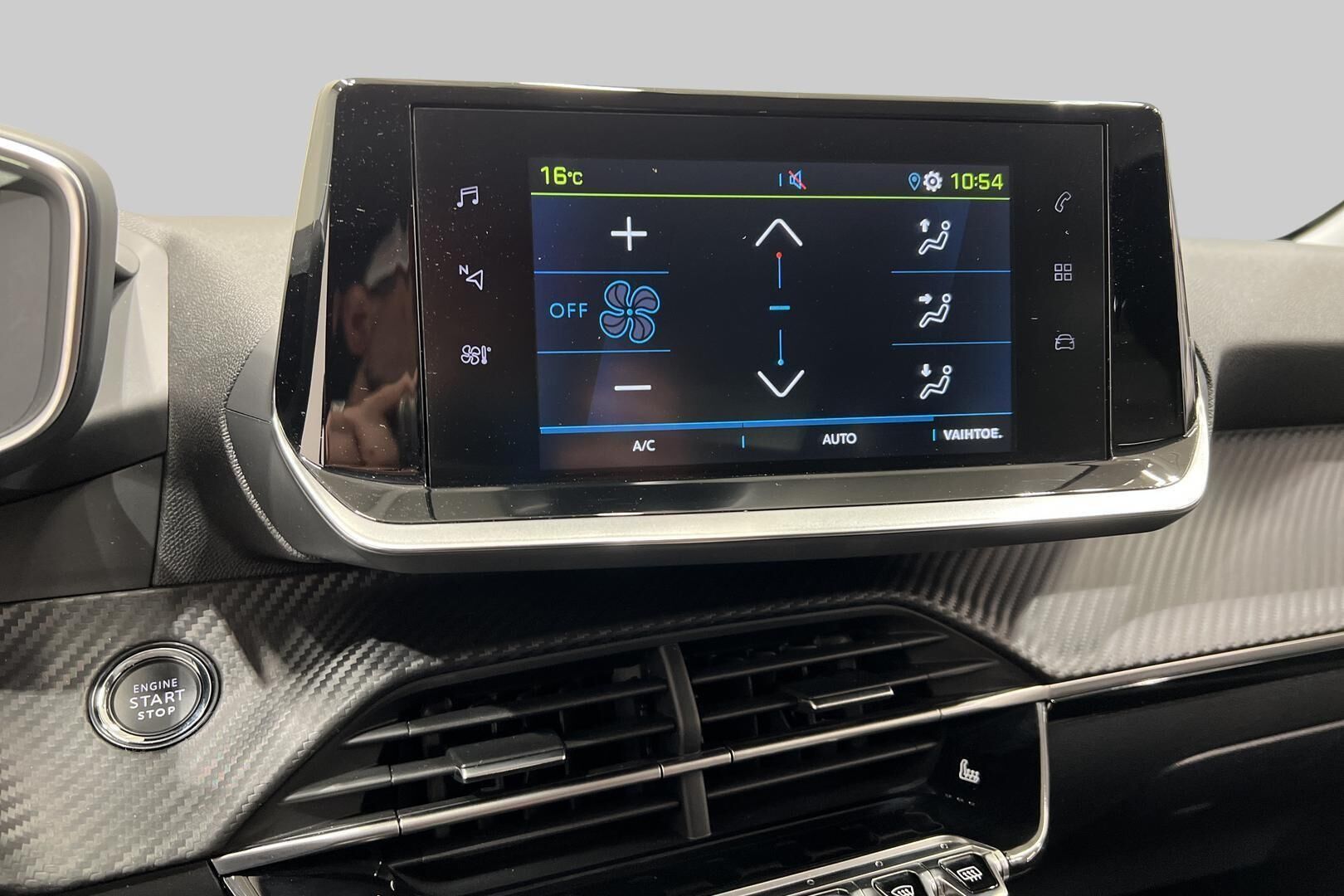 Peugeot e-208 iso kuva 15