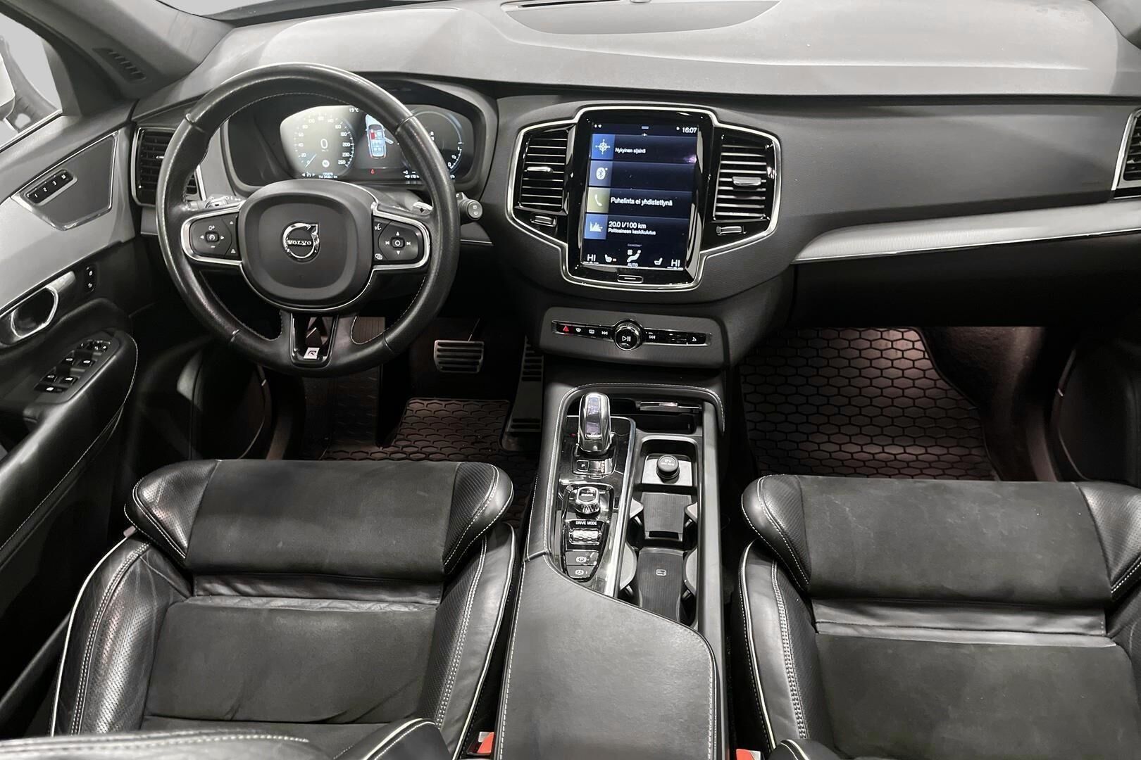 Volvo XC90 iso kuva 10