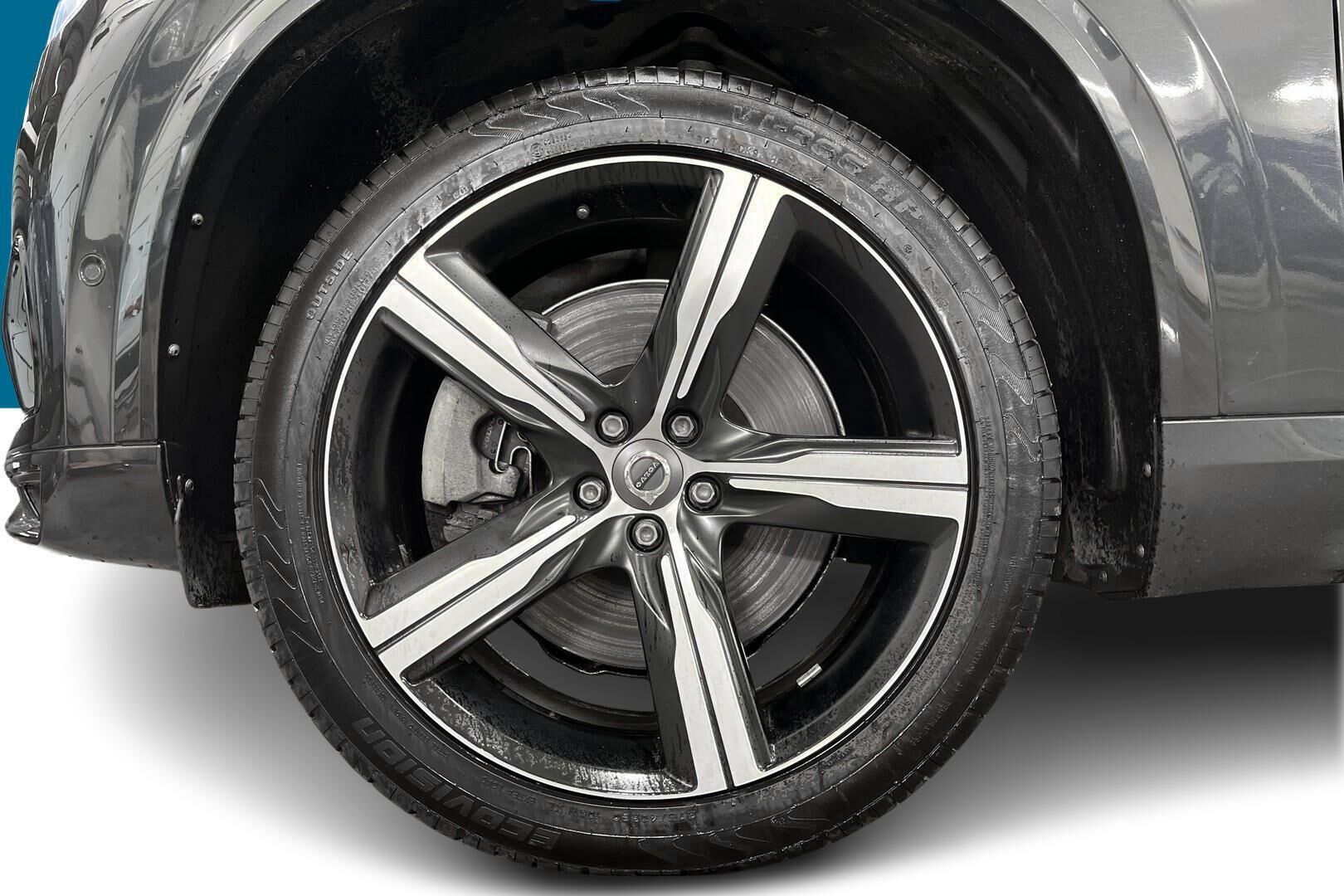 Volvo XC90 iso kuva 13