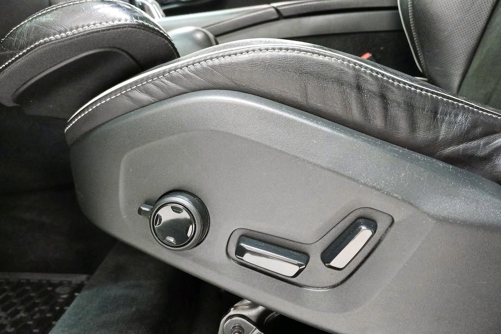 Volvo XC90 iso kuva 16