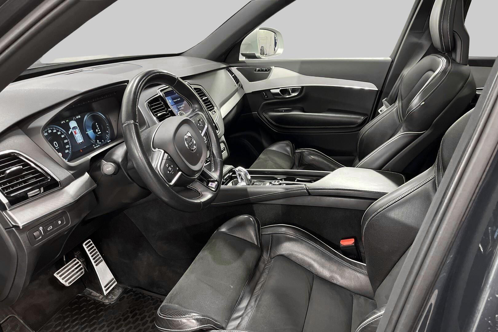 Volvo XC90 iso kuva 9