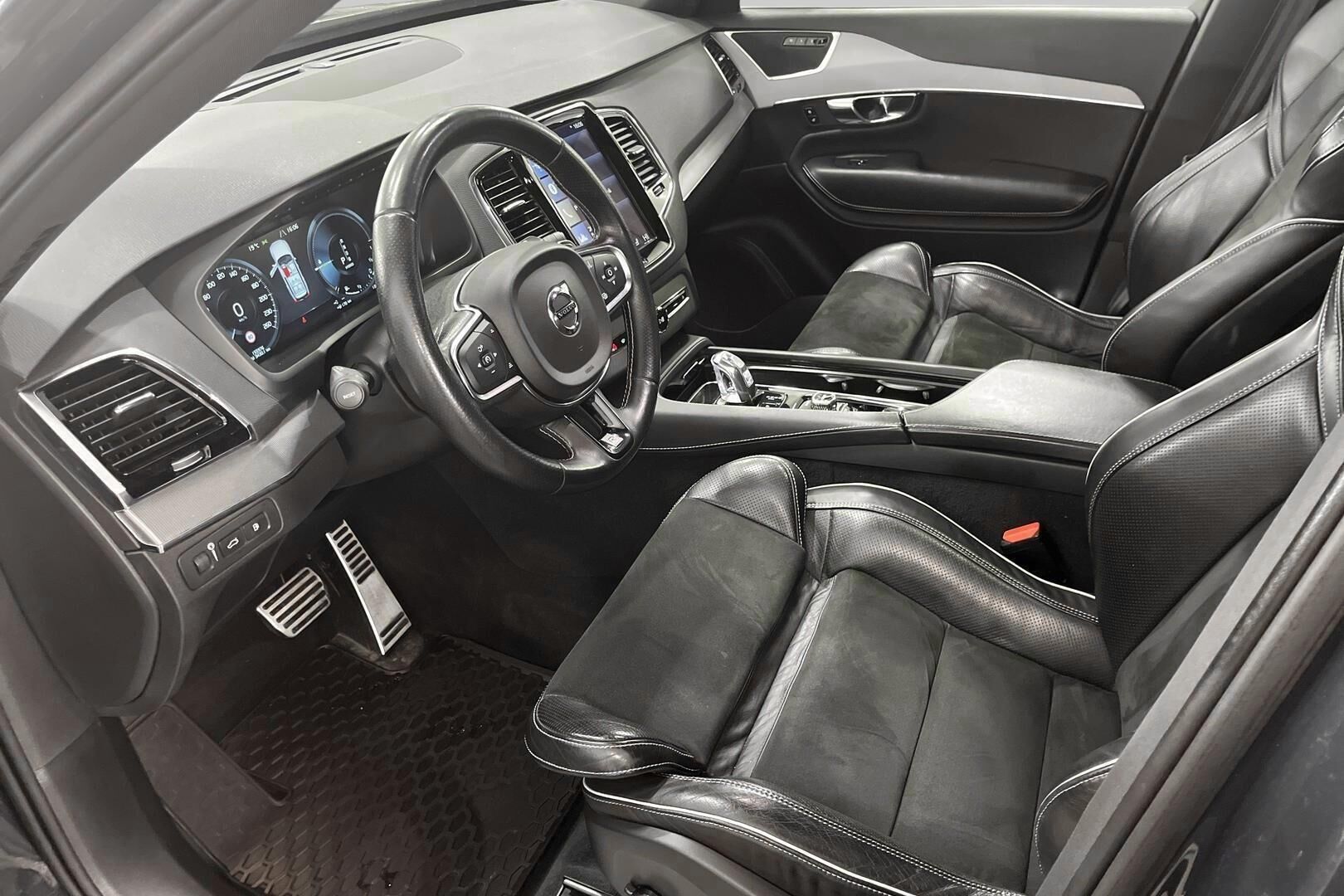 Volvo XC90 iso kuva 9