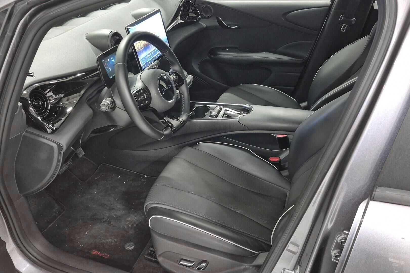 BYD Dolphin iso kuva 2