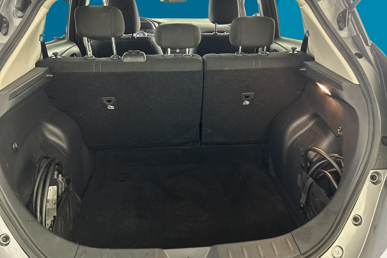 Nissan Leaf iso kuva 15