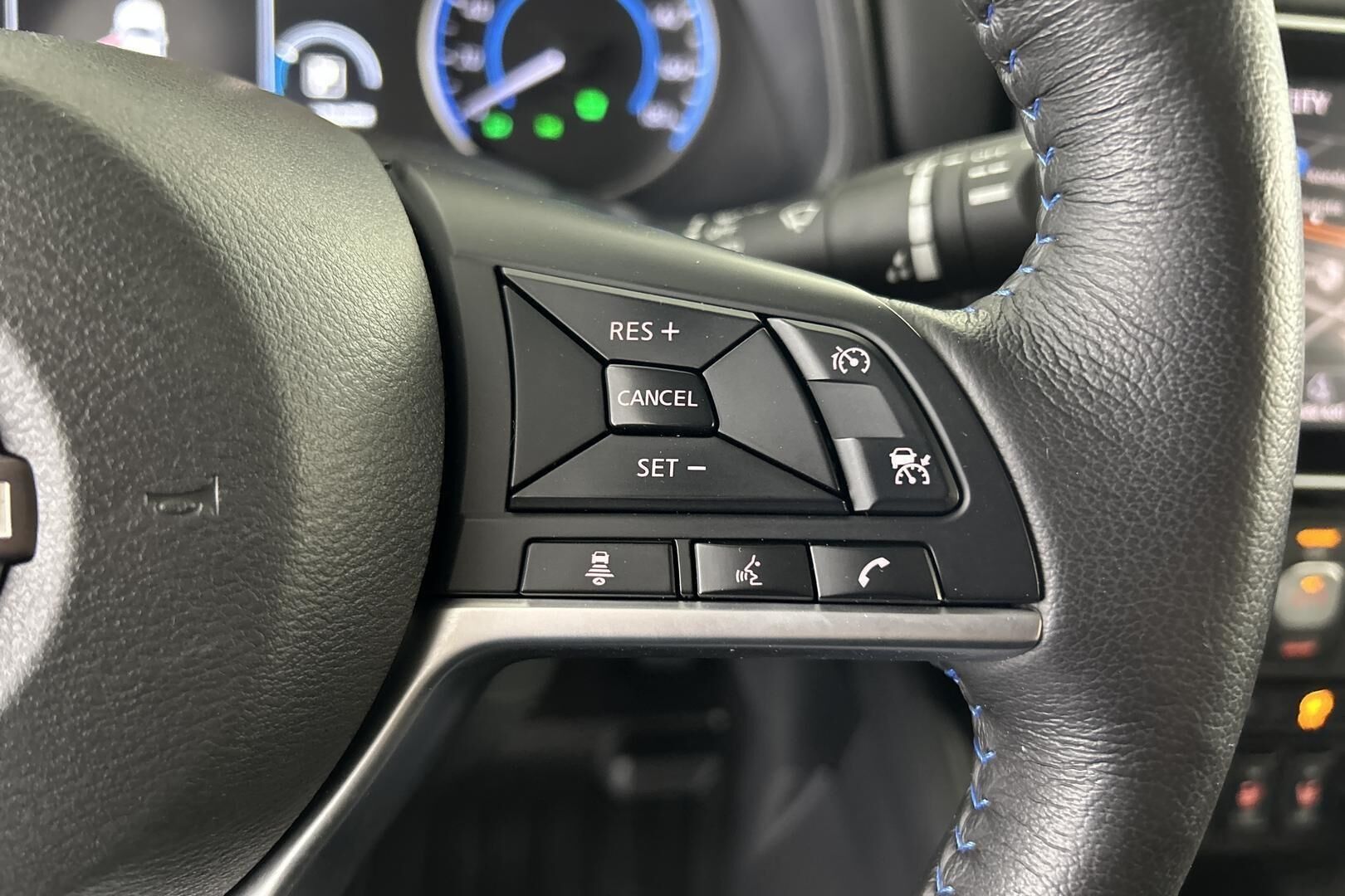 Nissan Leaf iso kuva 20