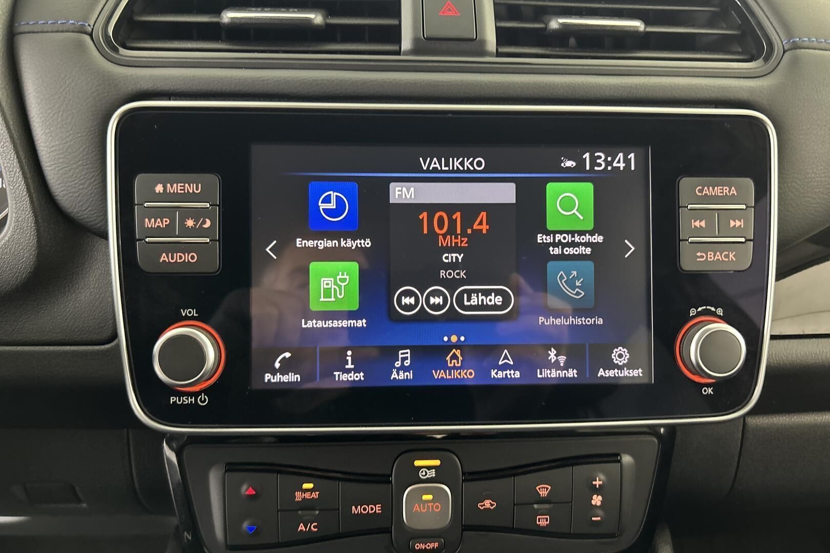 Nissan Leaf iso kuva 23