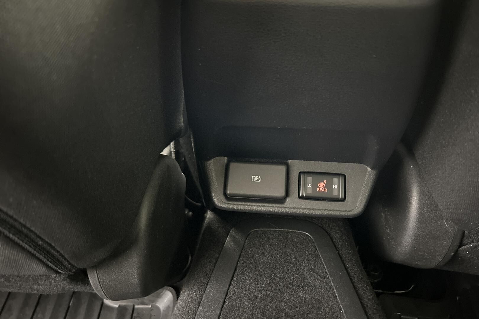 Nissan Leaf iso kuva 25