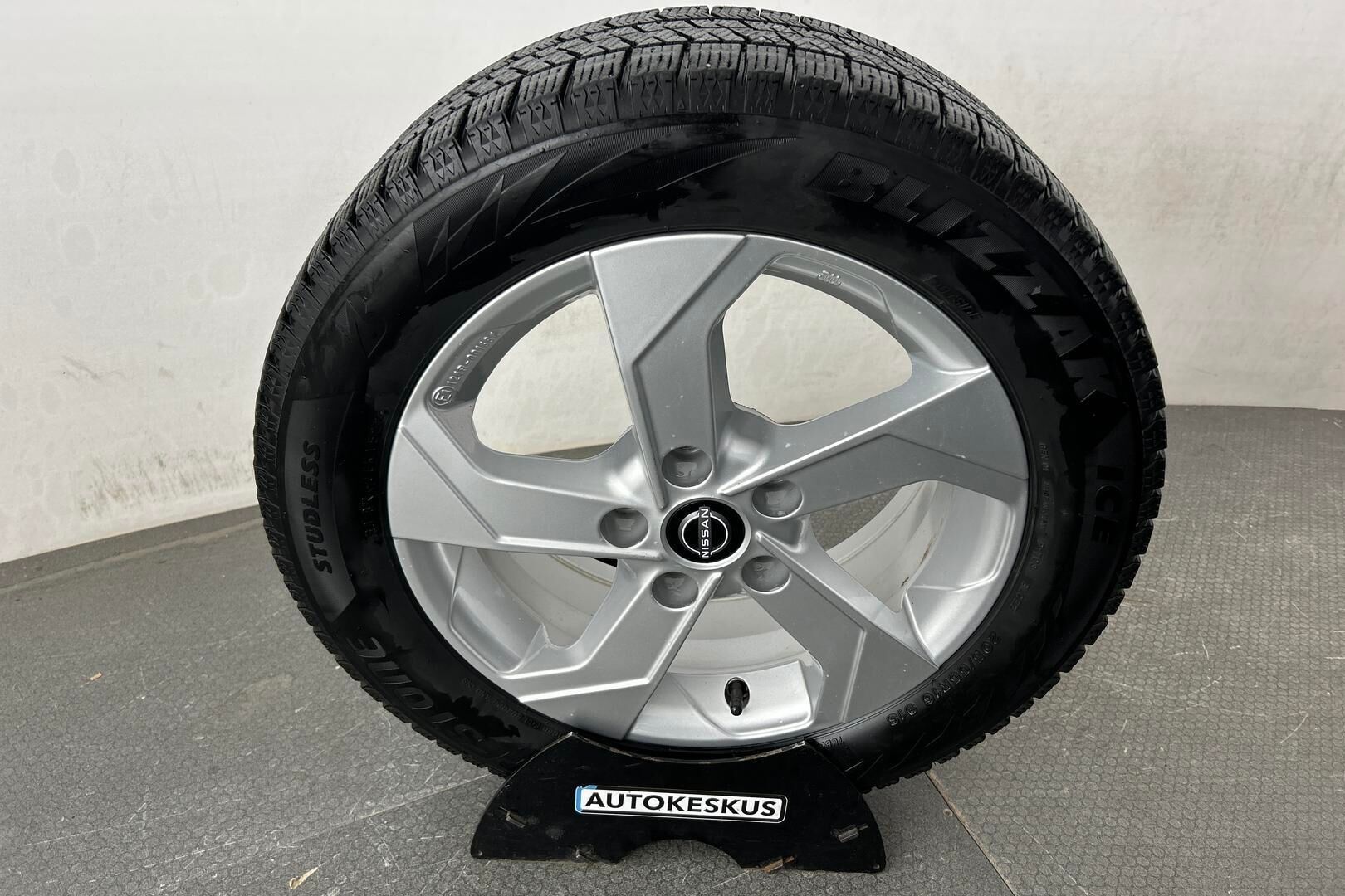 Nissan Leaf iso kuva 5