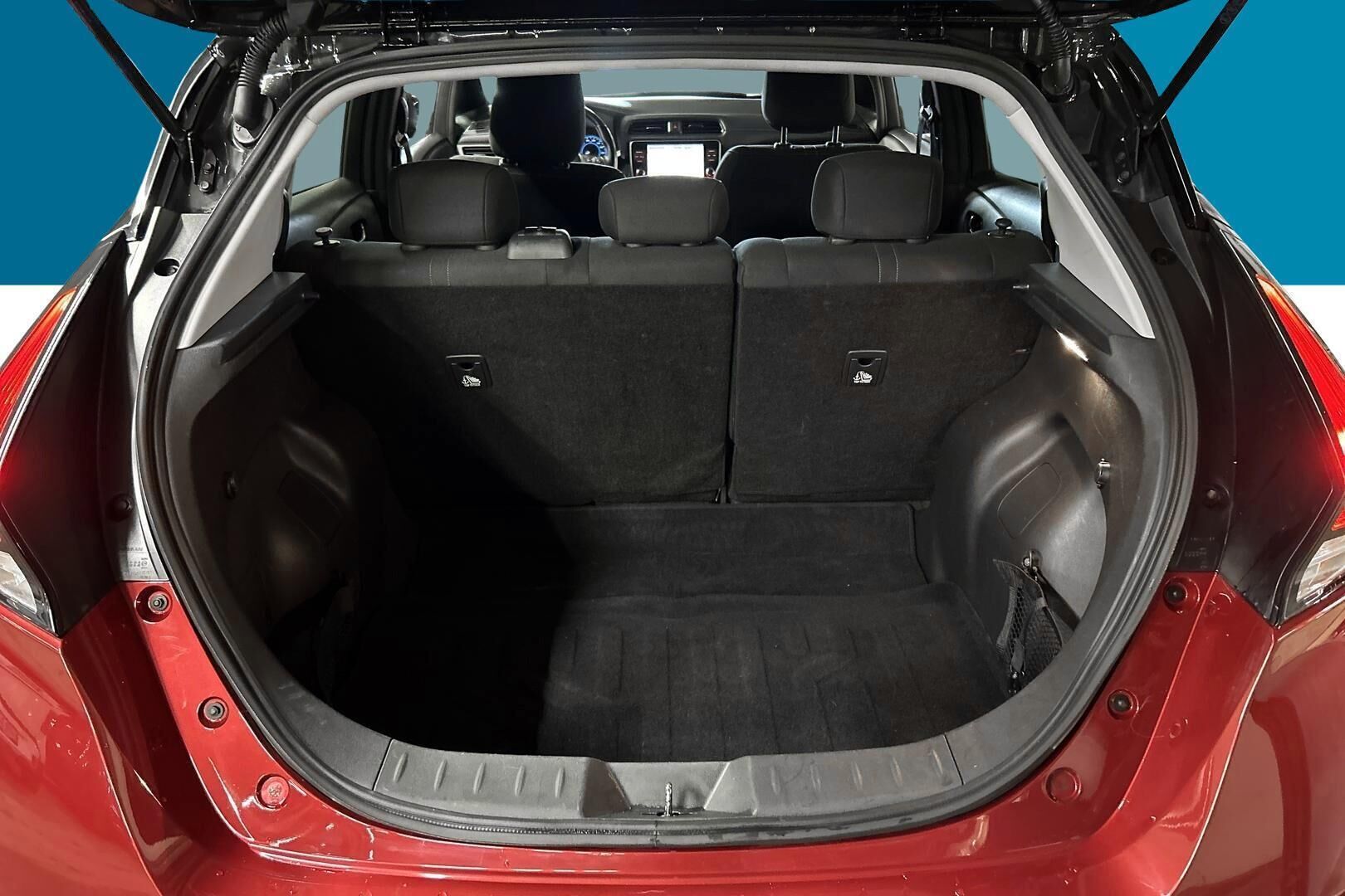Nissan Leaf iso kuva 12