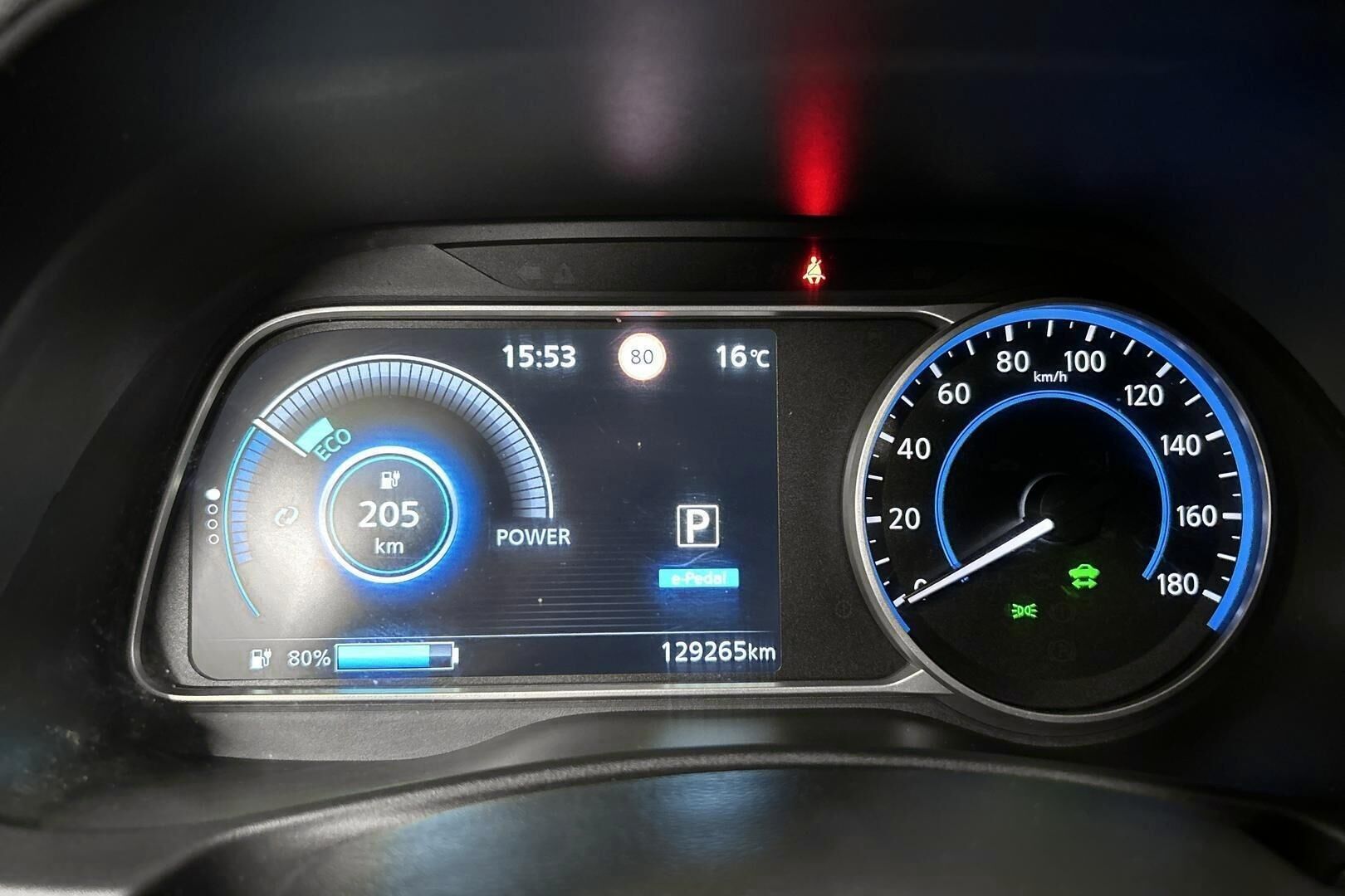 Nissan Leaf iso kuva 14