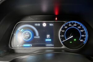 Nissan Leaf esikatselu 14