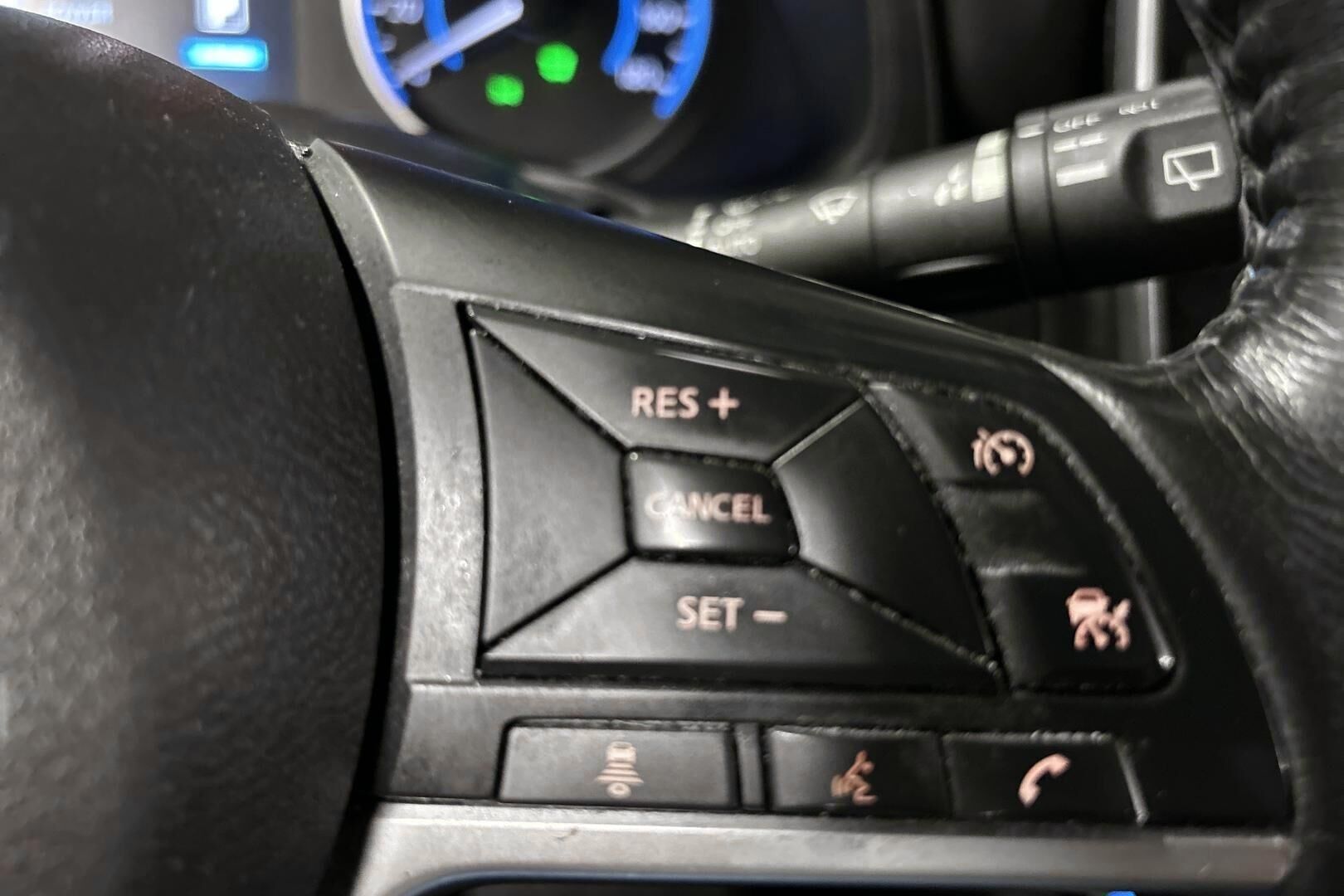 Nissan Leaf iso kuva 25