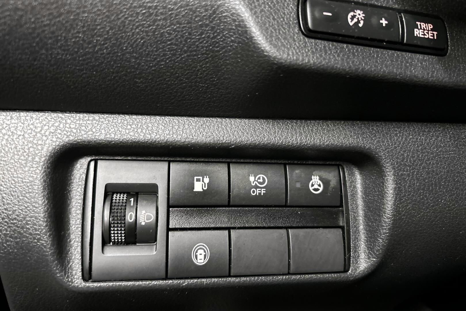 Nissan Leaf iso kuva 27