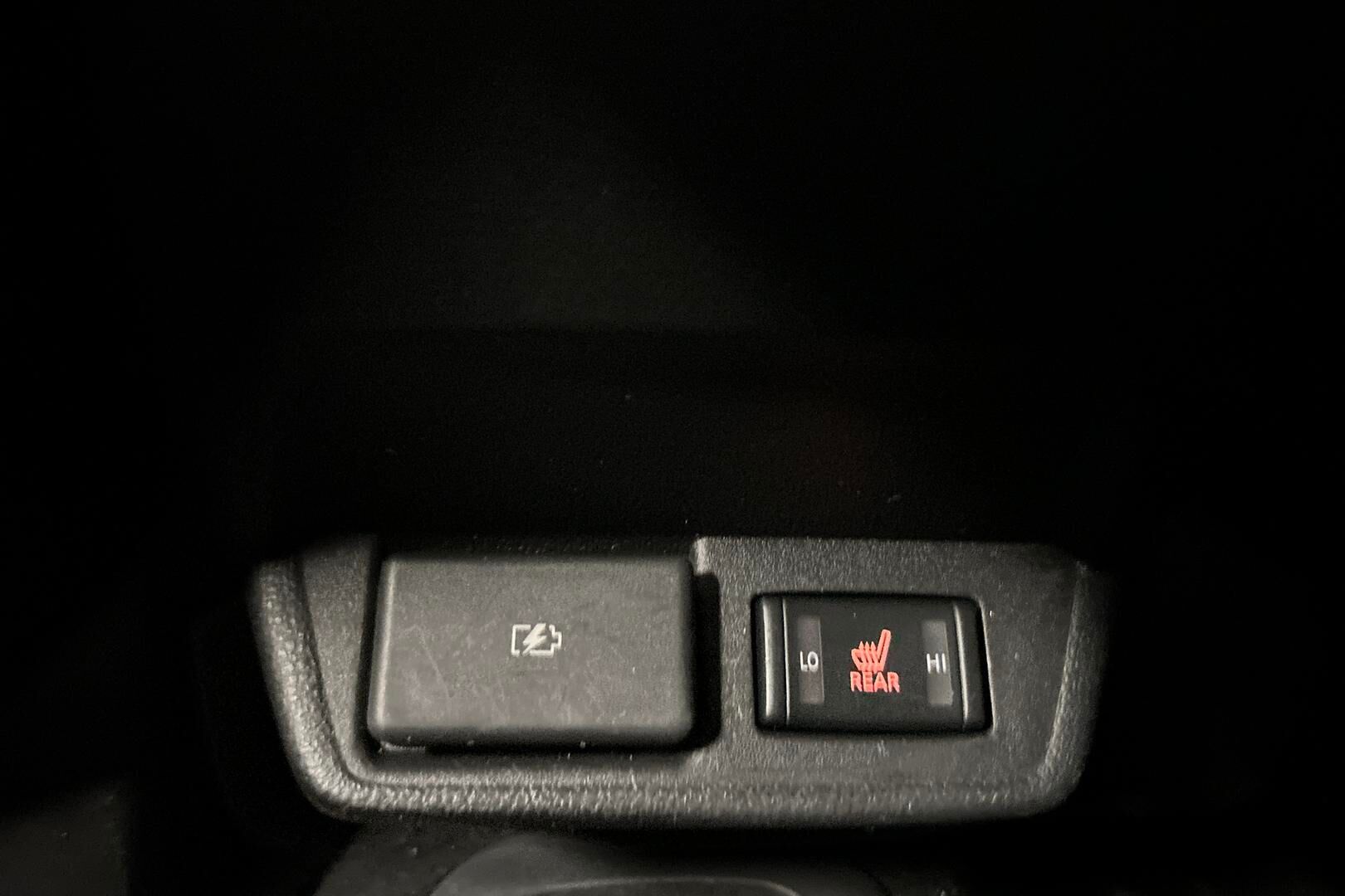 Nissan Leaf iso kuva 30