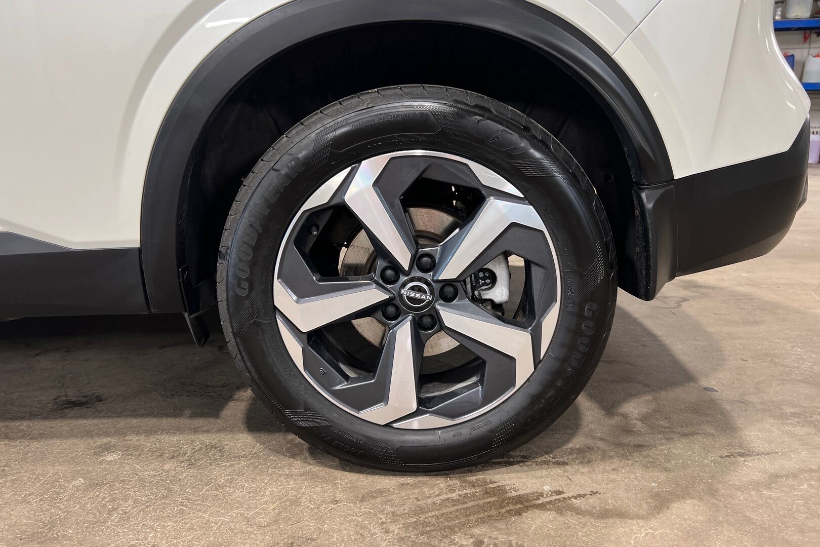 Nissan Qashqai iso kuva 10