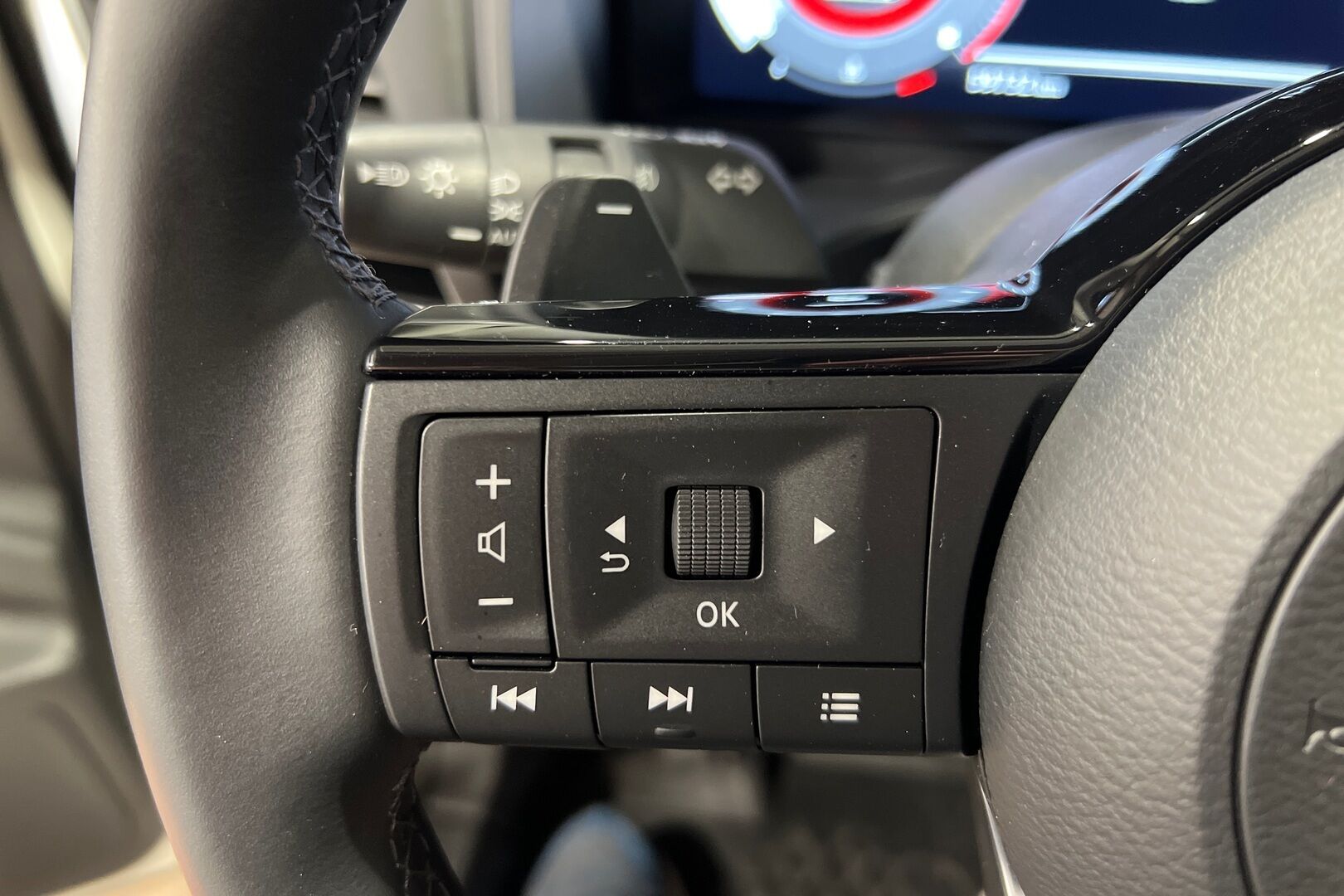 Nissan Qashqai iso kuva 14