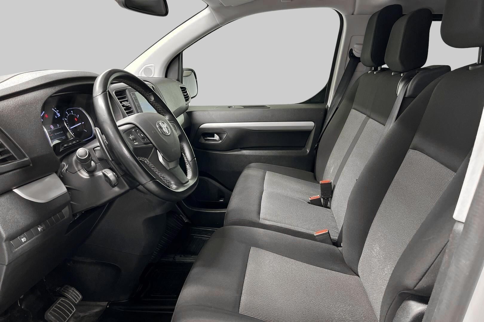 Toyota Proace Verso iso kuva 7