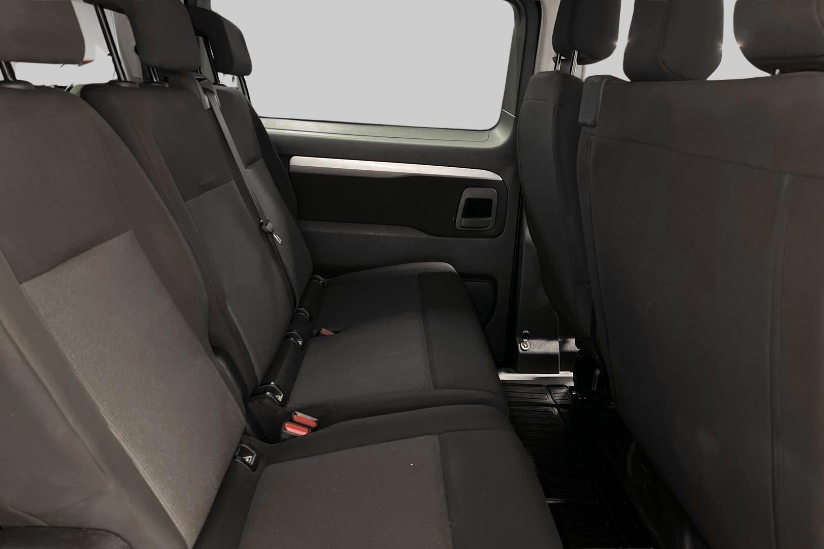 Toyota Proace Verso iso kuva 8