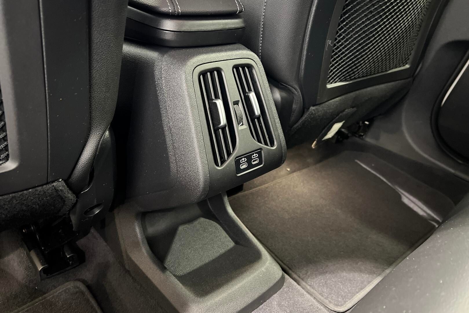 BMW 2-SARJA iso kuva 31