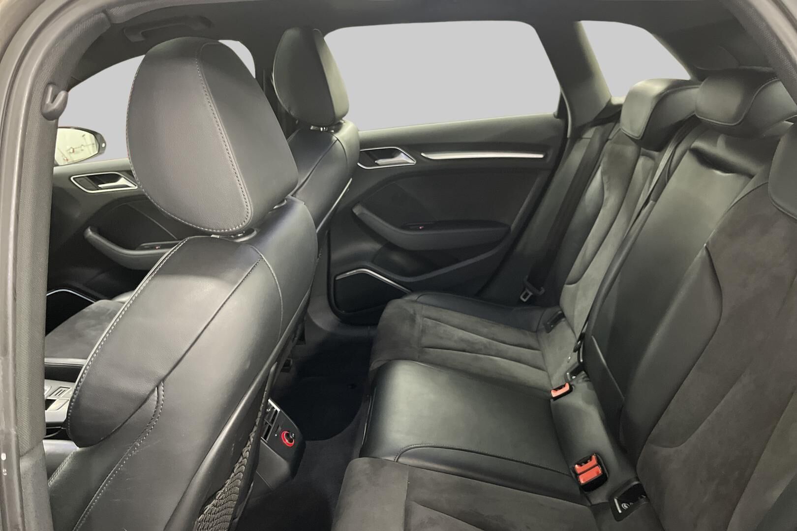 Audi A3 iso kuva 4