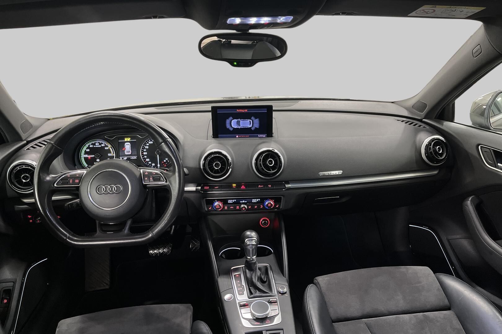 Audi A3 iso kuva 15