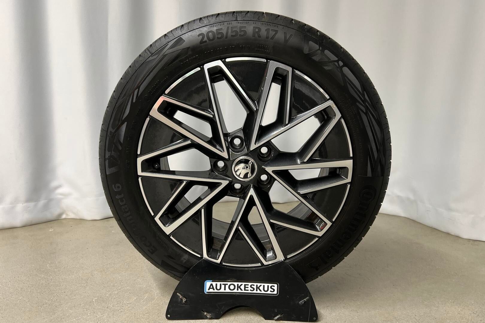 Skoda Octavia iso kuva 19