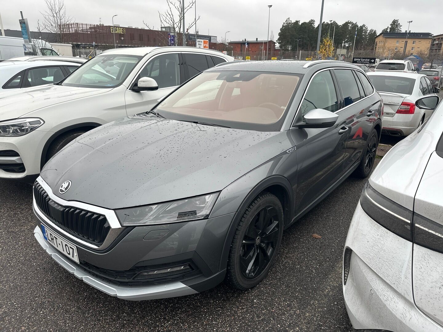 Skoda Octavia iso kuva 0