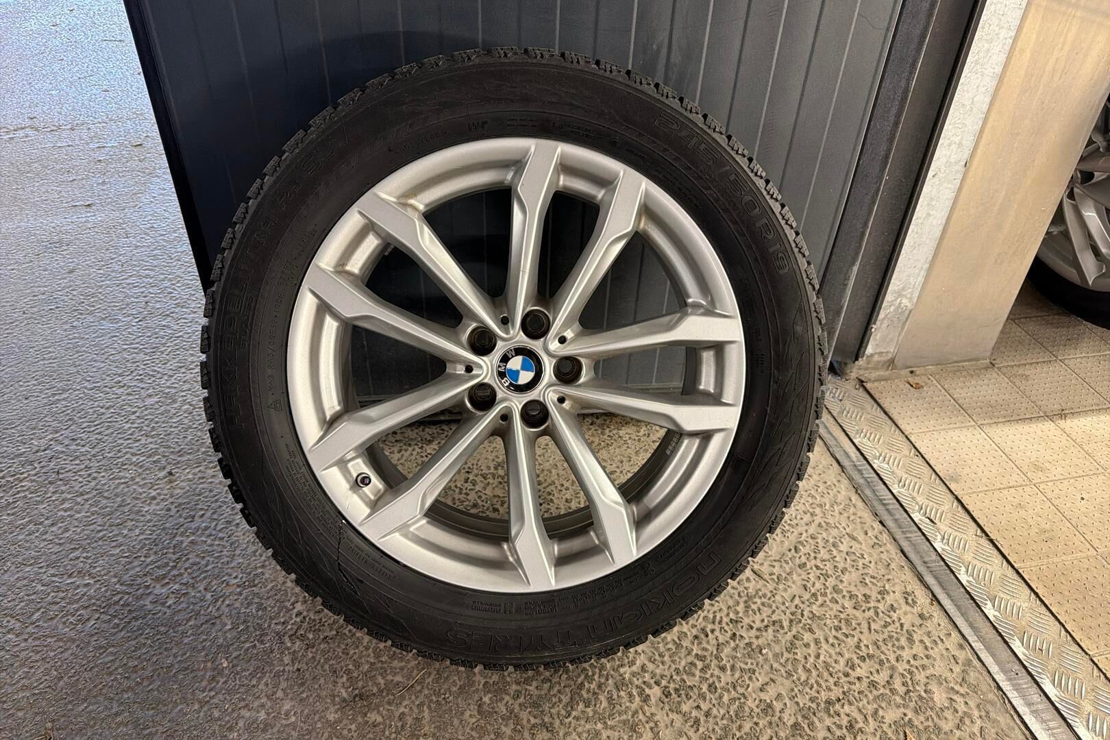 BMW X3 iso kuva 13