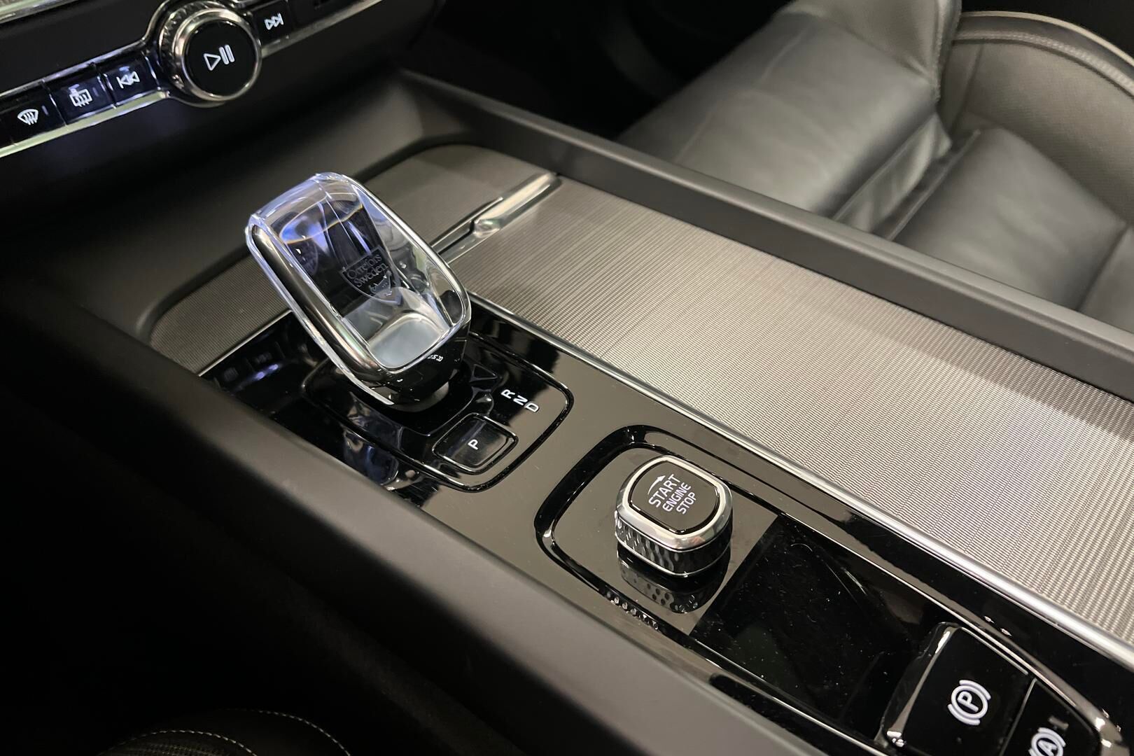 Volvo XC60 iso kuva 13