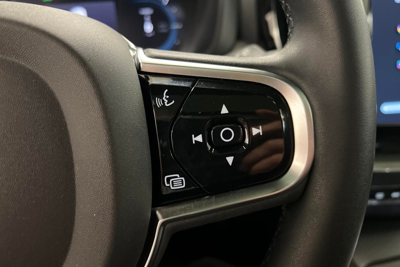 Volvo XC60 iso kuva 15