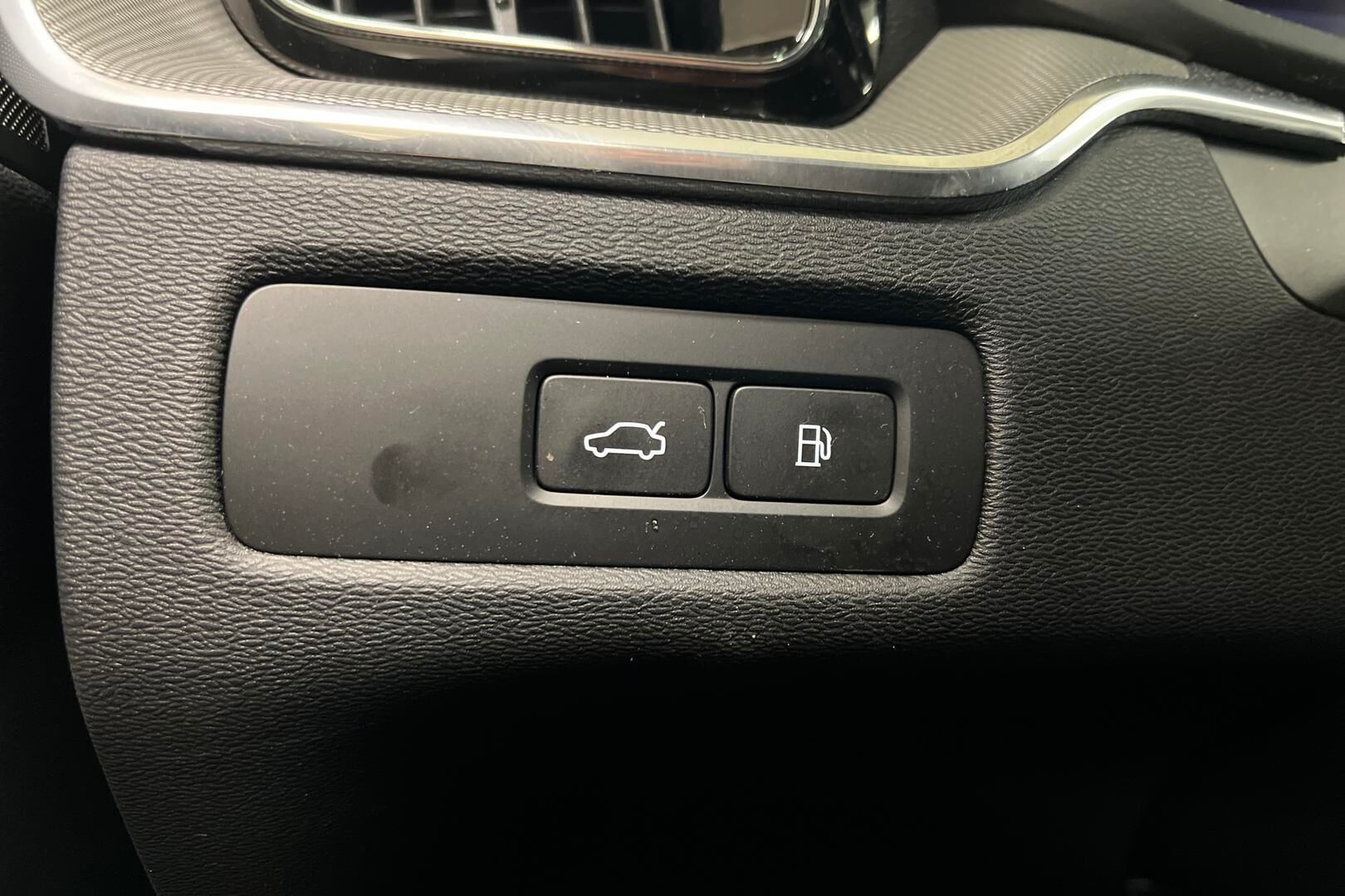 Volvo XC60 iso kuva 16