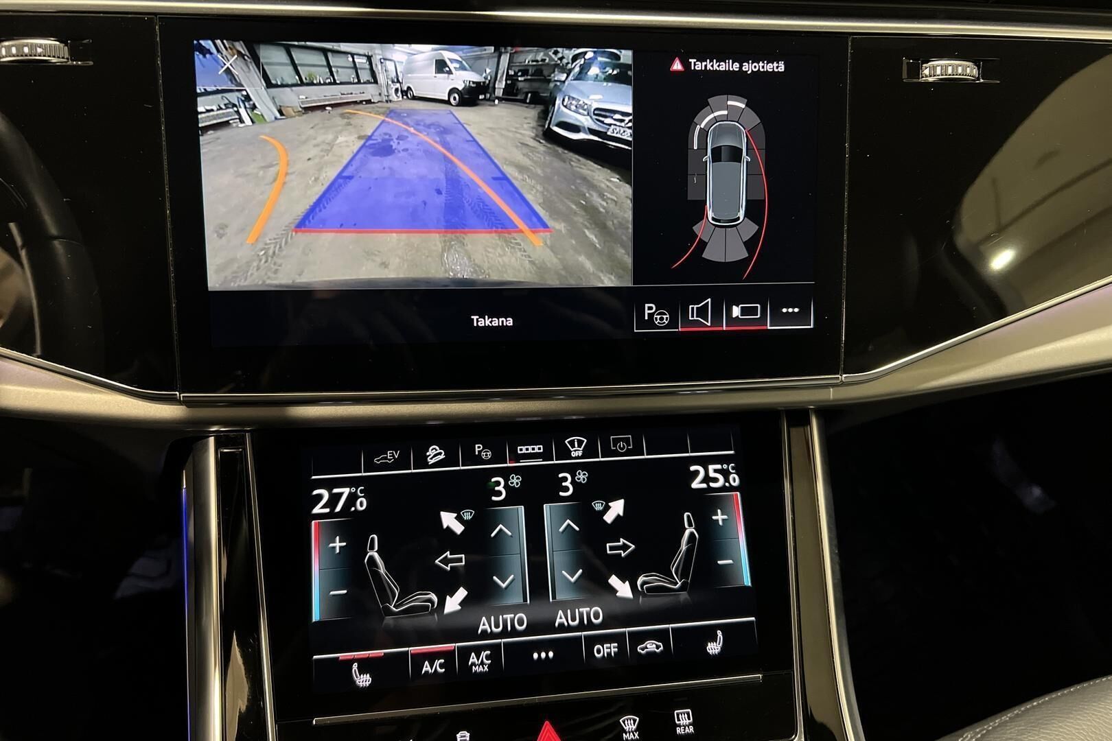 Audi Q7 iso kuva 14