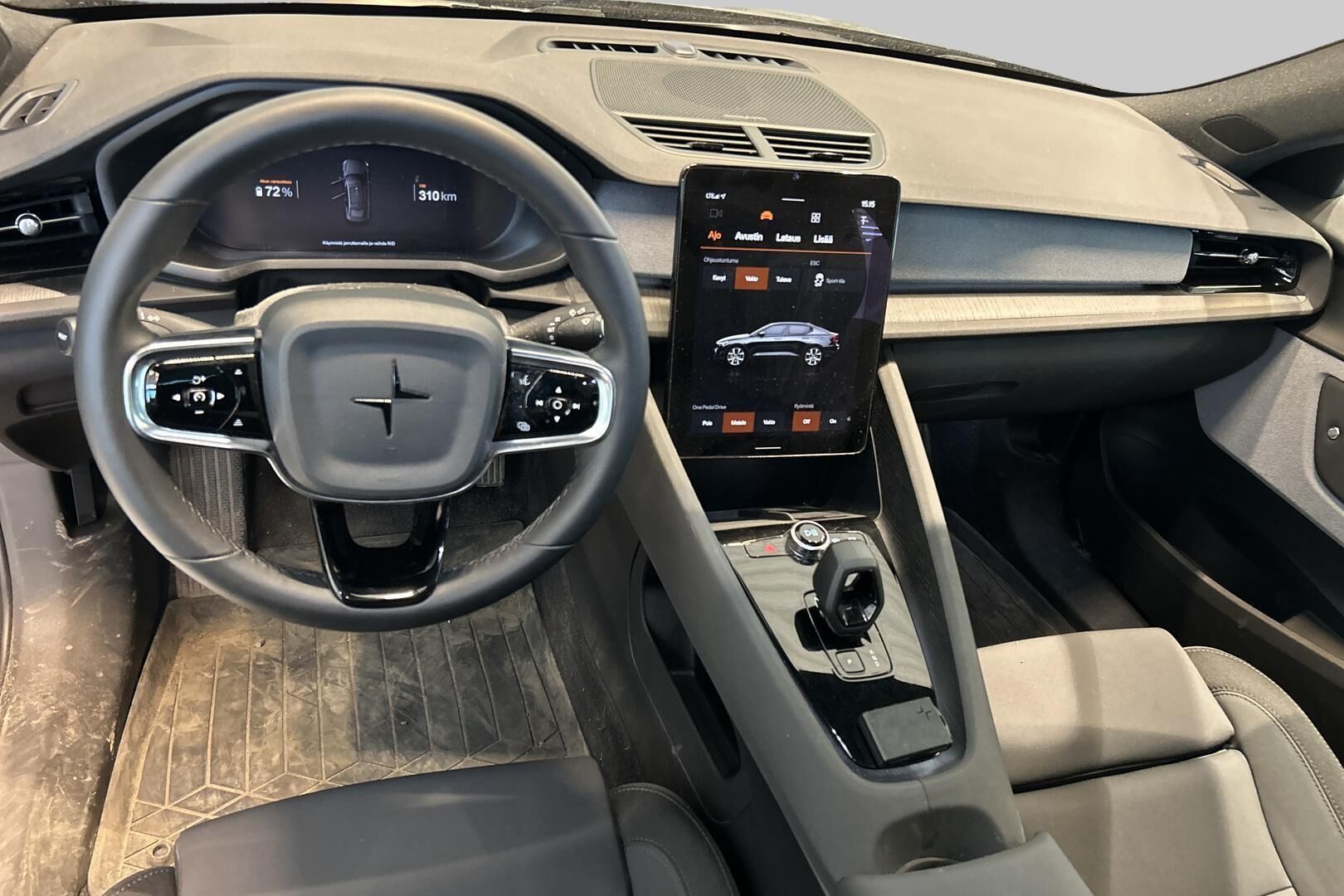 Polestar 2 iso kuva 1