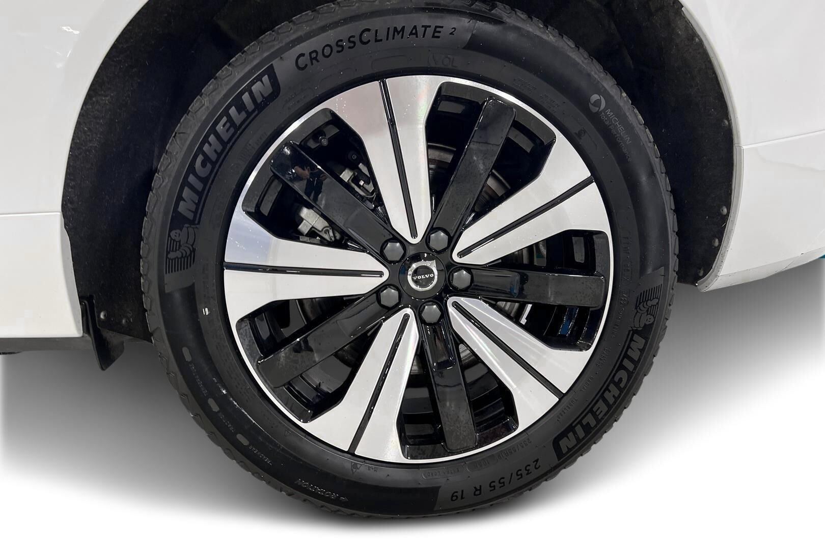 Volvo XC60 iso kuva 21