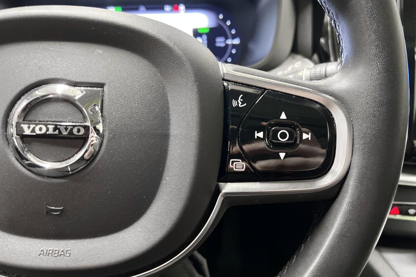 Volvo XC60 iso kuva 25
