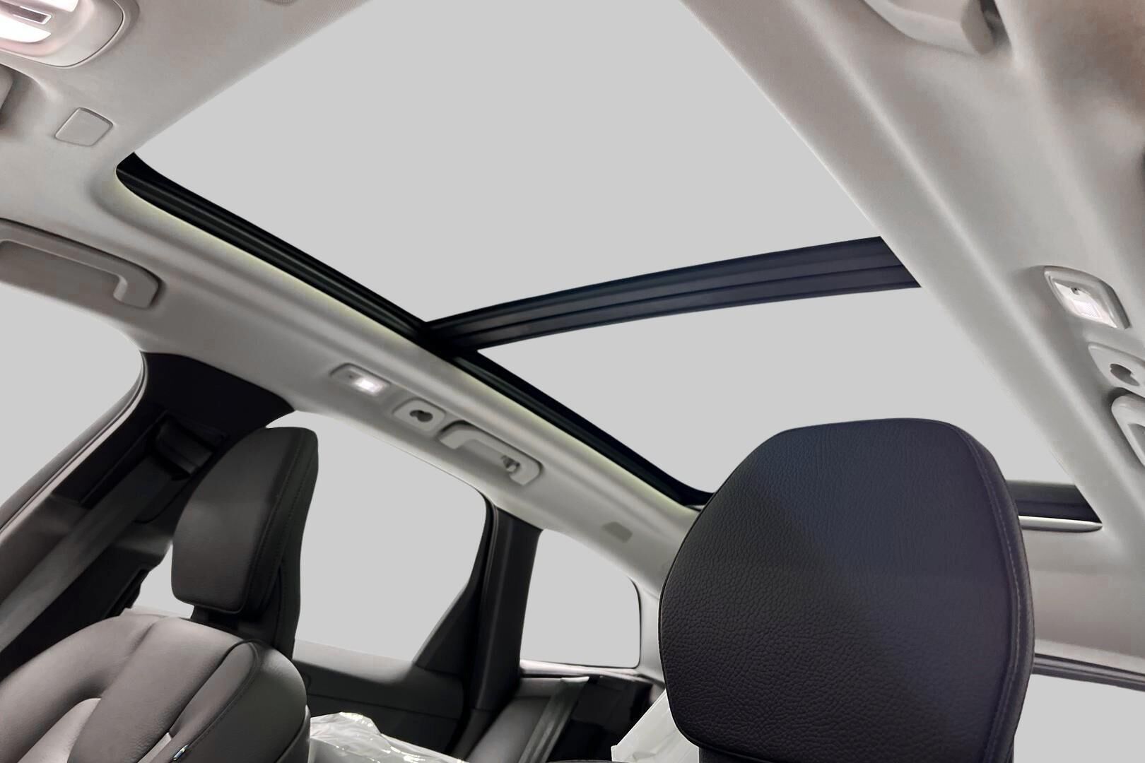 Volvo XC60 iso kuva 26