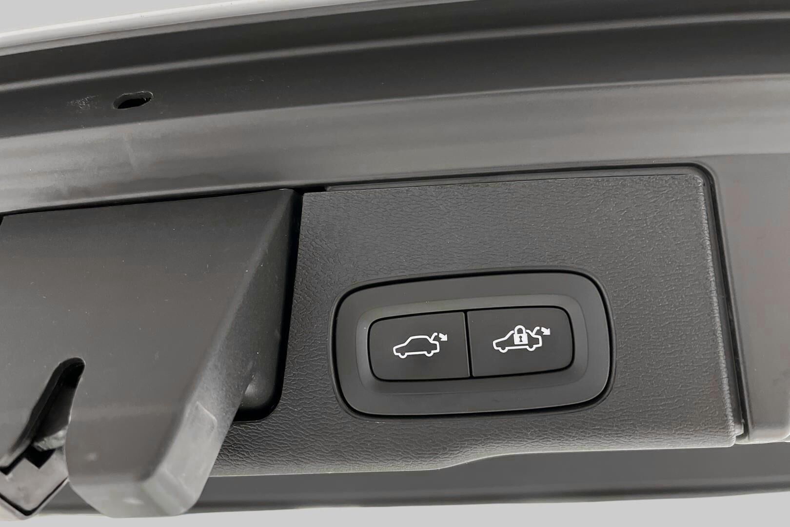 Volvo XC60 iso kuva 11