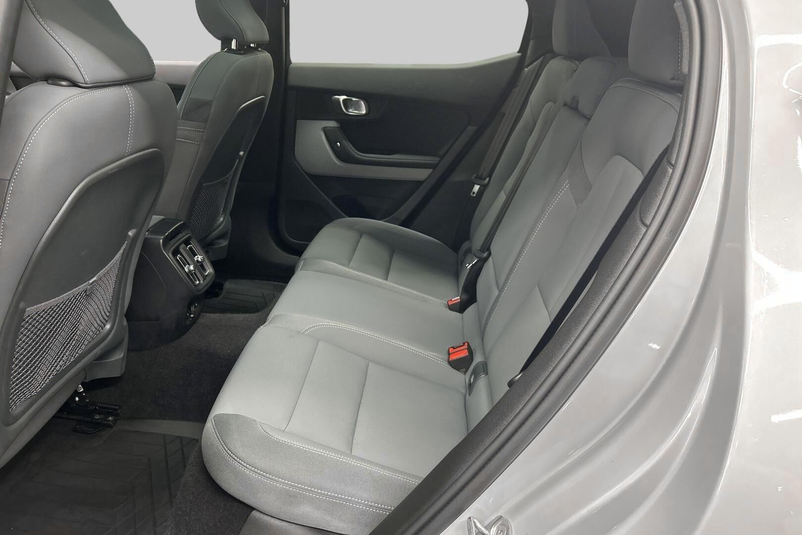 Polestar 2 iso kuva 9