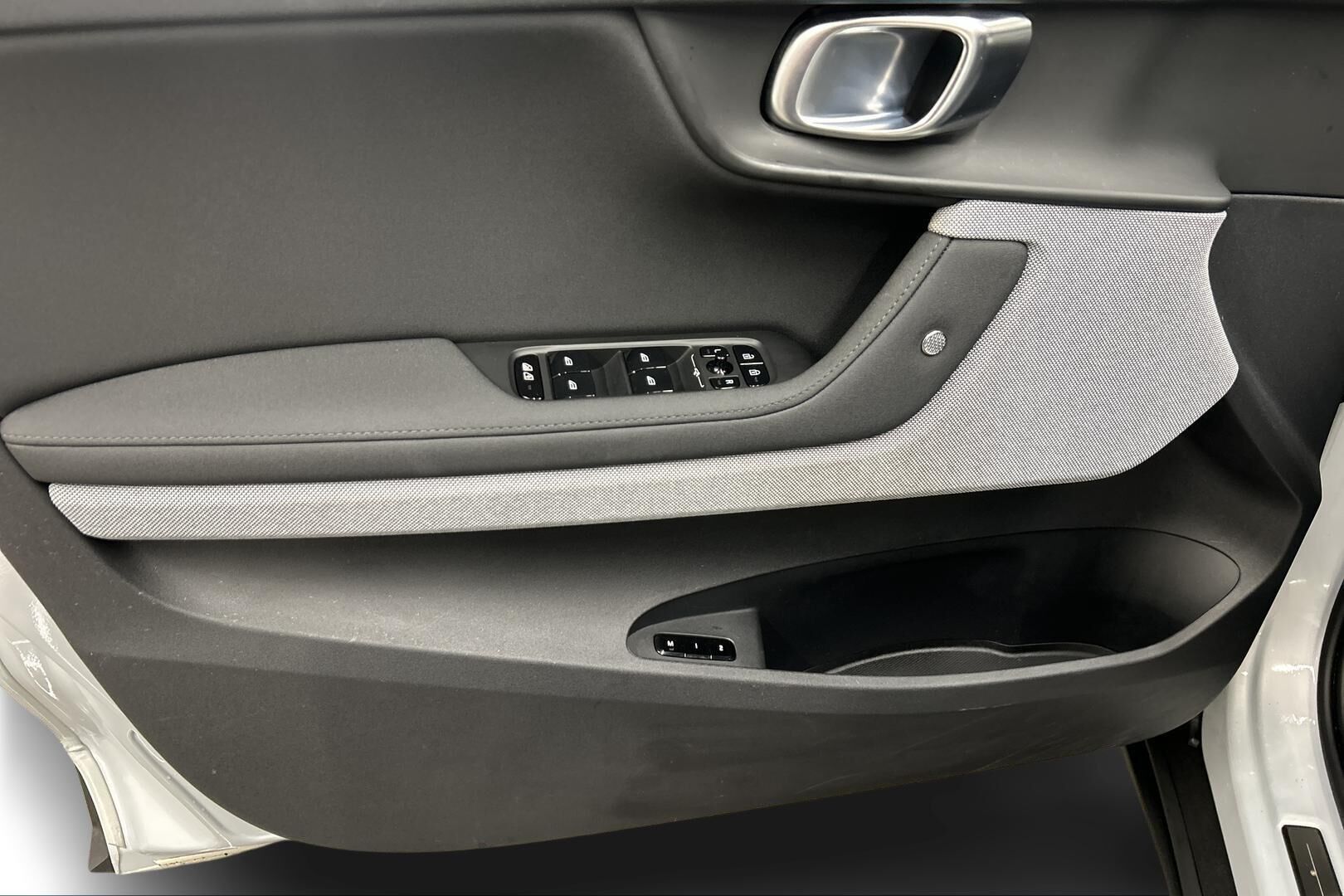 Polestar 2 iso kuva 14