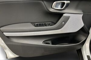 Polestar 2 esikatselu 14