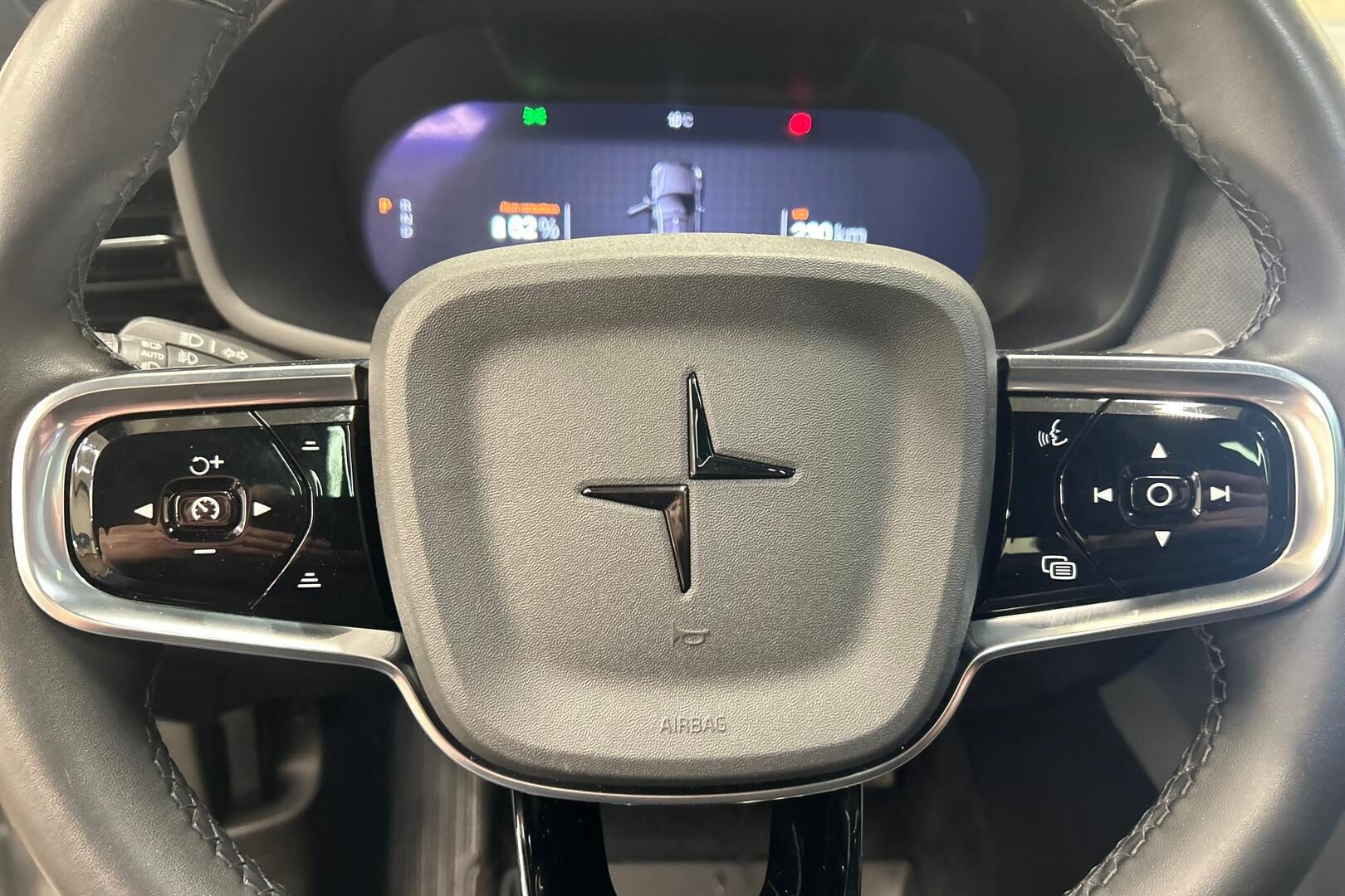 Polestar 2 iso kuva 18