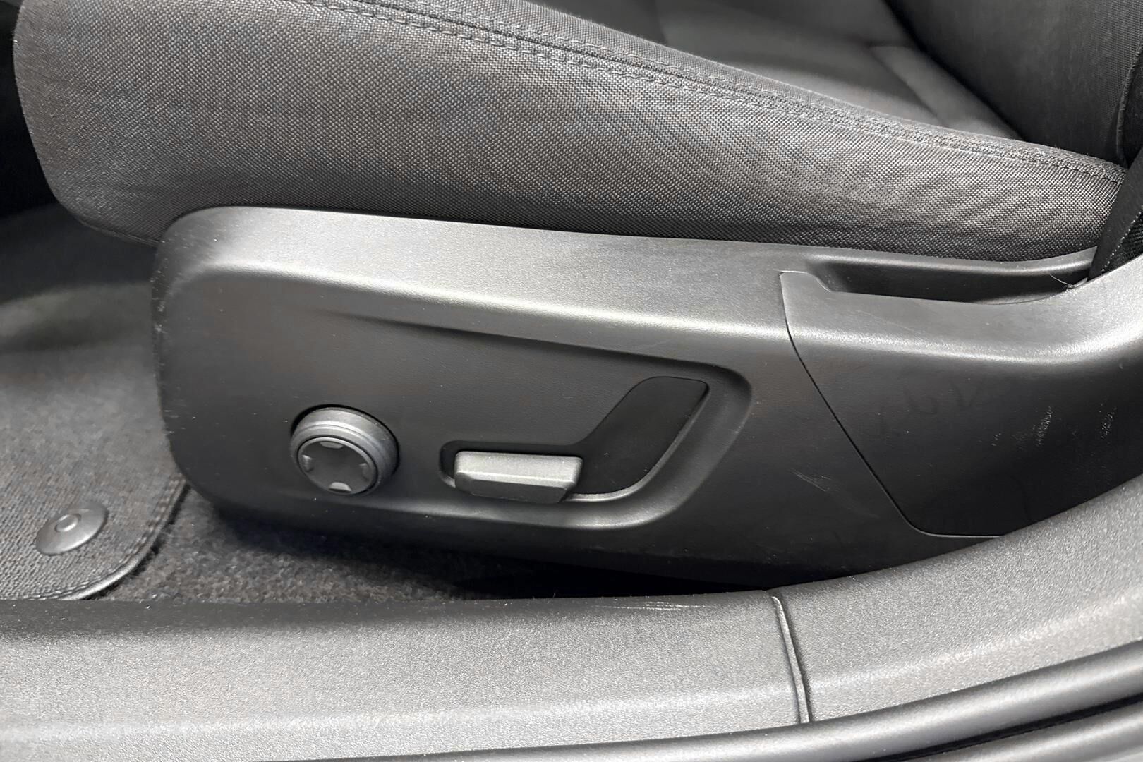 Polestar 2 iso kuva 14