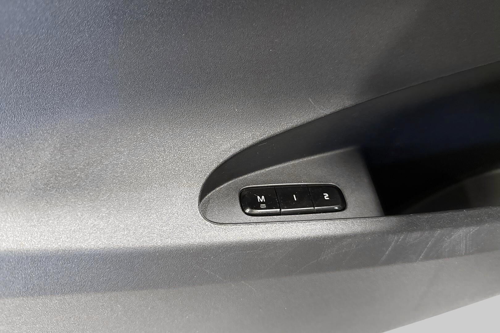 Polestar 2 iso kuva 15