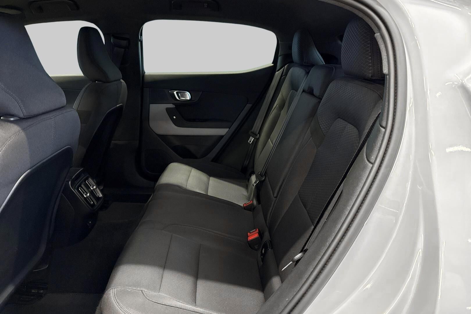 Polestar 2 iso kuva 8