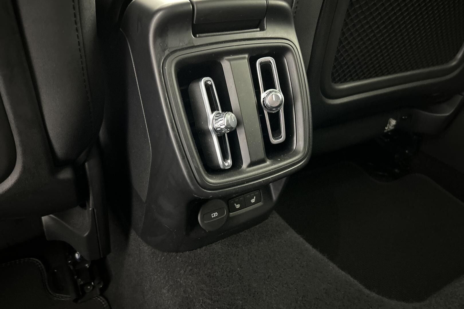 Polestar 2 iso kuva 14