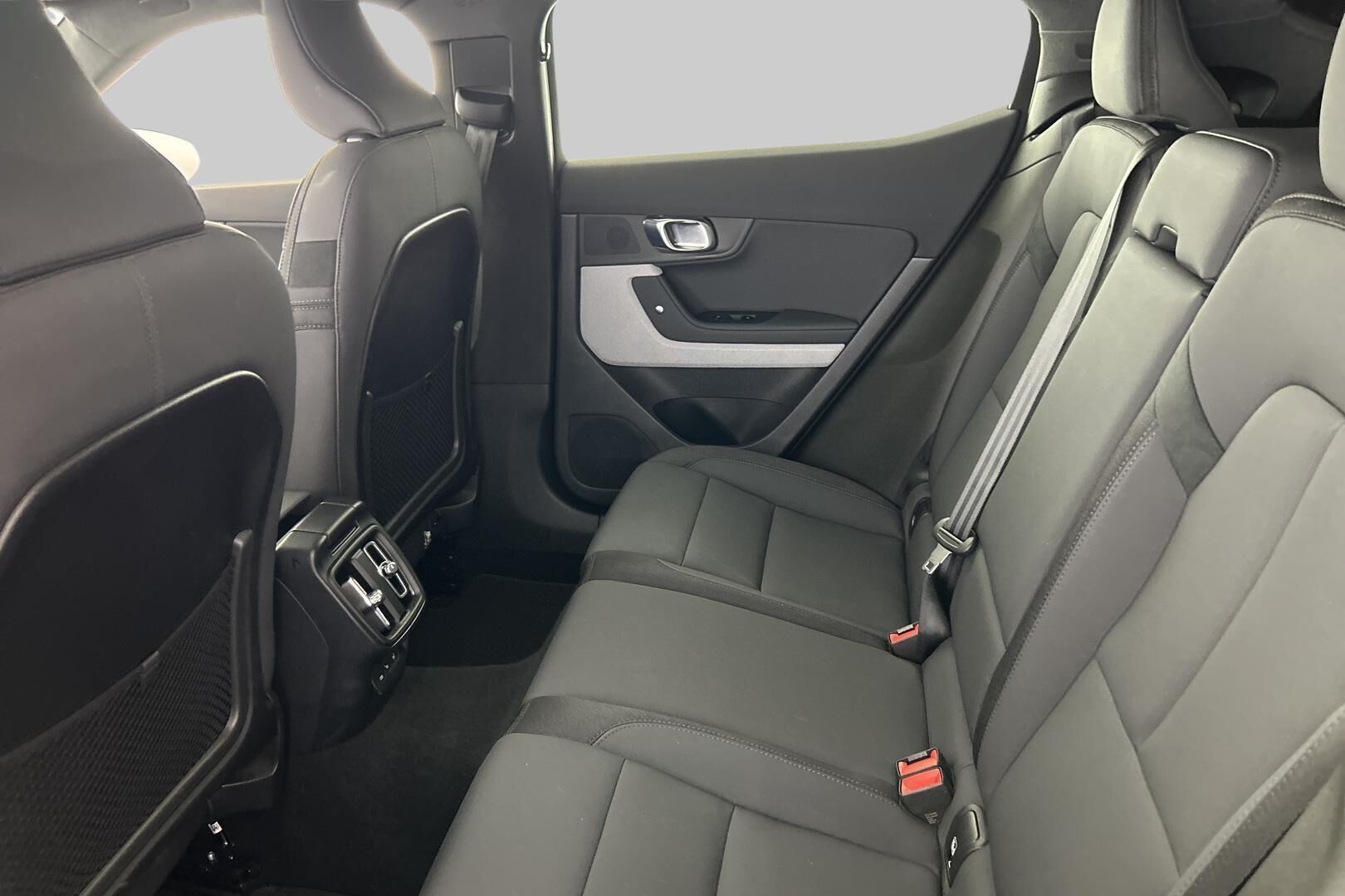 Polestar 2 iso kuva 9