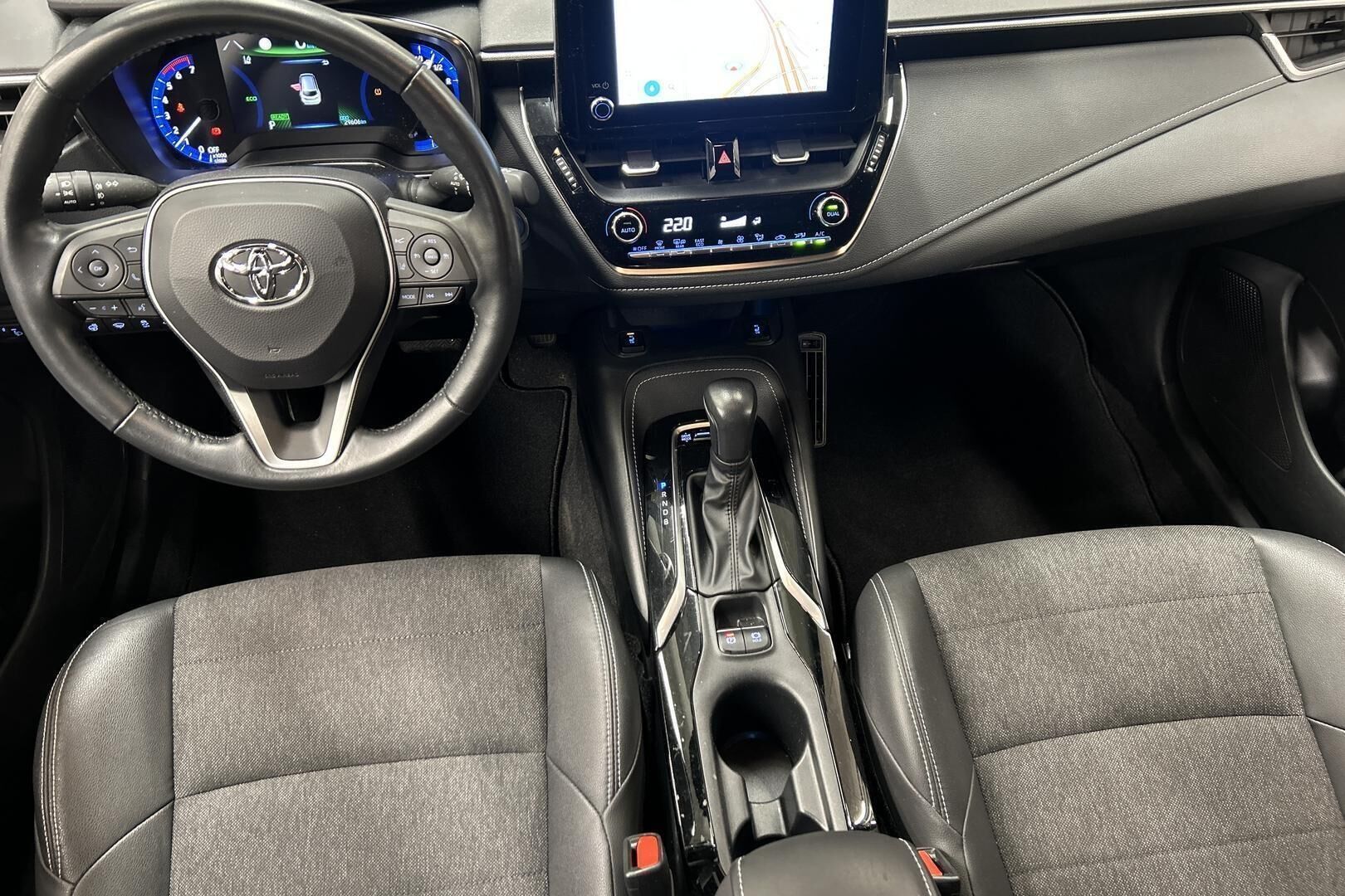 Toyota Corolla iso kuva 11